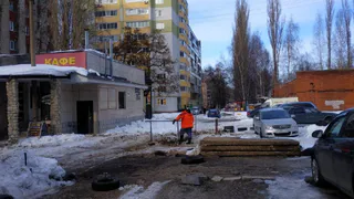 Стоило кому-то влететь: выбоину на Советской армии огородили