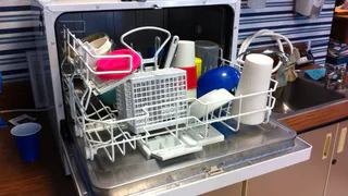 Белые следы на бокалах после мойки — убрала их за один приём: вот в чём был подвох