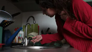 Вода попахивает из-за тепла: Водоканал чистит фильтры