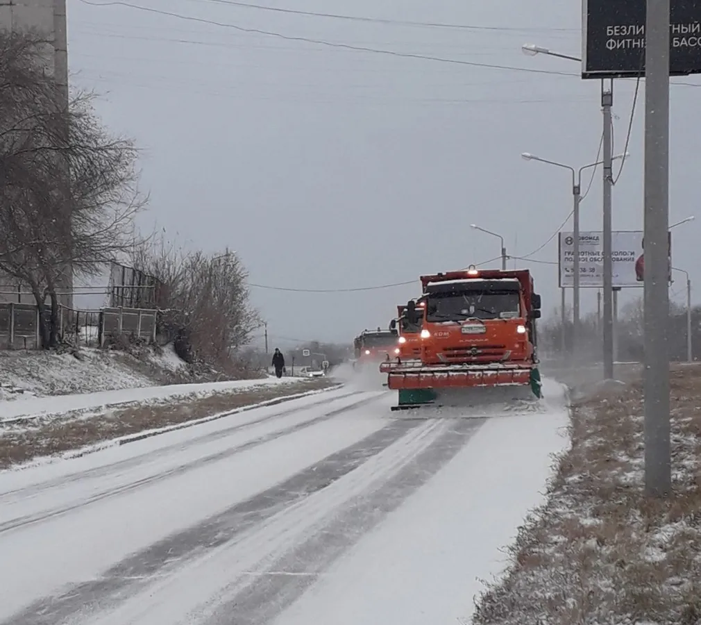 Магнитогорск готов к зиме: городские службы убирают город от снега