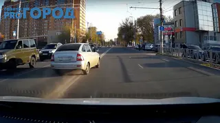 Обгон по встречке на пешеходном переходе, или как НЕ надо делать, если у тебя есть мозг. Видео