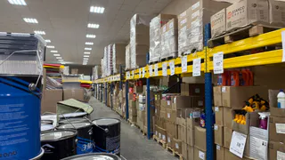 В "Светофор" завезли дешевую итальянскую посуду из дорогого стекла: выяснил, почему кафе и рестораны берут коробками 