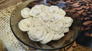 В пельмени при варке нужно заливать стакан холодной воды - и вот зачем. Запомните раз и на всю жизнь