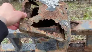 Ограждения на мосту через Клязьму буквально разваливаются и падают вниз, к ним опасно подходить