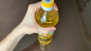 Золотистая жижка, масла нет вообще - Роскачество проверило марки растительного масла, популярное среди россиян: такое не стоит брать даже по акции