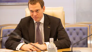 Губернатор Малков сдавал кровь в трех местах и получил три разных результата