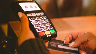 Блокировка карт за необоснованные переводы