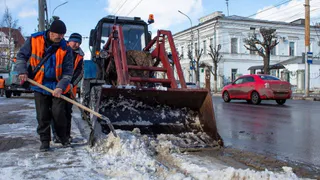Дирекция благоустройства Рязани не успевает расчищать тротуары из-за нехватки денег