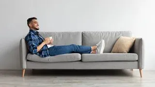 Легко и просто чистим грязный диван