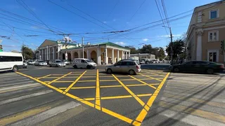 Жители Рязани просят нанести "вафельную" разметку около трёх ТЦ