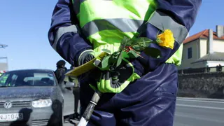 Госавтоинспекция поздравляет женщин