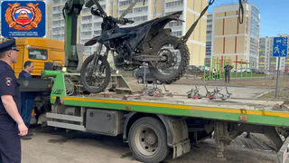 В Набережных Челнах полиция задержала подростка на кроссовом мотоцикле без прав