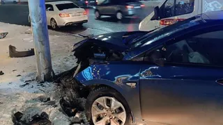 В Чебоксарах женщина на автомобиле врезалась в кольцо у «Шупашкара»