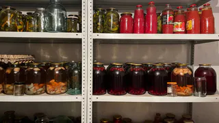 Помидоры в банке как хрустальные: советский секрет с 1 копеечным порошком, который не даст рассолу помутнеть