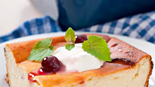 Теперь готовлю творожную запеканку и манку не добавляю – получается такая же нежная, как суфле, тает во рту