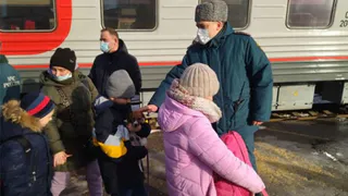 Еще шесть поездов доставят 5 тысяч беженцев в регионы России