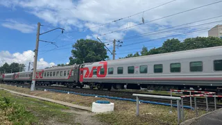 Немец застыл на пороге вагона: "Неужели теперь все русские на этом ездят в Крым". Чем удивил заморского гостя фирменный поезд Таврия