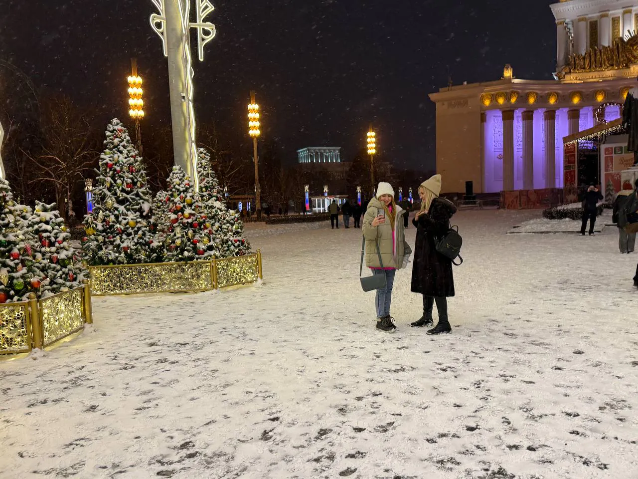 Так больше не носят: 4 ошибки с шапкой, из-за которых даже дорогой пуховик выглядит как колхоз с рынка