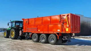 Новый тракторный полуприцеп от «СпецАвто-Восток» начинает эксплуатацию