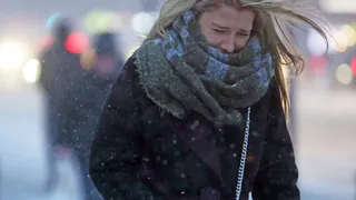 Брянцев предупредили о гололеде и сильном ветре 15 января