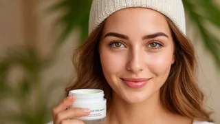 Что в составе крема за 100 рублей и почему китайцы специально едут в Россию и скупают Морковный крем 