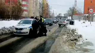 Захотелось приключений: пьяные рязанцы напали на полицейских