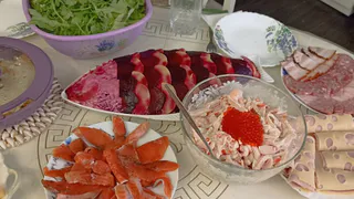 С чего начинать застолье, чтобы не "болеть" утром. Эндокринолог поставила точку 