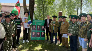 Брянский Депутат и общественник Михаил Иванов поздравил пограничников с праздником