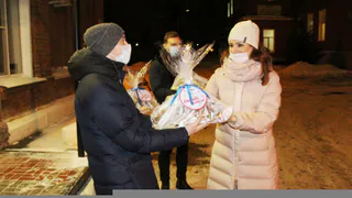 Поддержали: рязанские депутаты передали гусей медикам, работающим 31 декабря