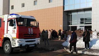 Персонал потушил возгорание в челнинском ТЦ до приезда пожарных: эвакуированы 400 человек