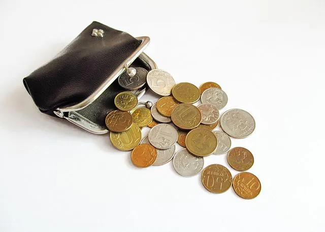 Пенсионерам вместо повышения выплат, обещают новые «бонусы»