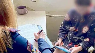 Жительница Пронского района не кормила сына и оставляла его ночевать в подъезде