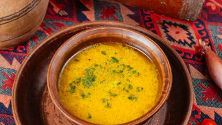 Настоящее русское блюдо: как приготовить правильные щи с насыщенным вкусом и пряным ароматом