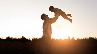 Поздравление Губернатора А.А.Авдеева с Днём отца в России