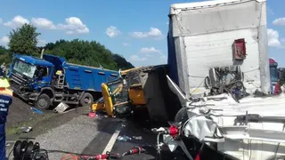 Двое рязанцев скончались в ДТП с грузовиками в Липецкой области