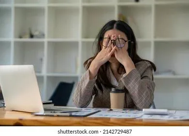 Большинство россиян работают в условиях жесткого стресса