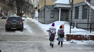 В казанской школе девочку травили больше года — вместо помощи её поставили на учёт в ПДН