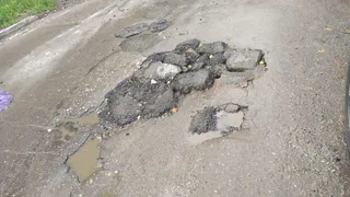 Яблоки, плюшевые зайцы и фаллосы: как еще рязанцы заделывают ямы