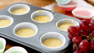 На завтрак готовлю яблочные мини-шарлотки: изумительная замена надоевшему пирогу - ароматных малышей сметают с противня за 5 минут