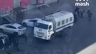 Около 40 мигрантов задержали в результате масштабного рейда полиции и Росгвардии