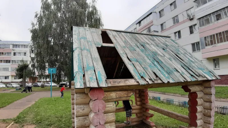 Активисты ОНФ в Нижнекамске составили список опасных детских площадок