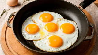 Яичница будет идеальной: забудьте про подсолнечное масло — забытый бабушкин ингредиент лучше