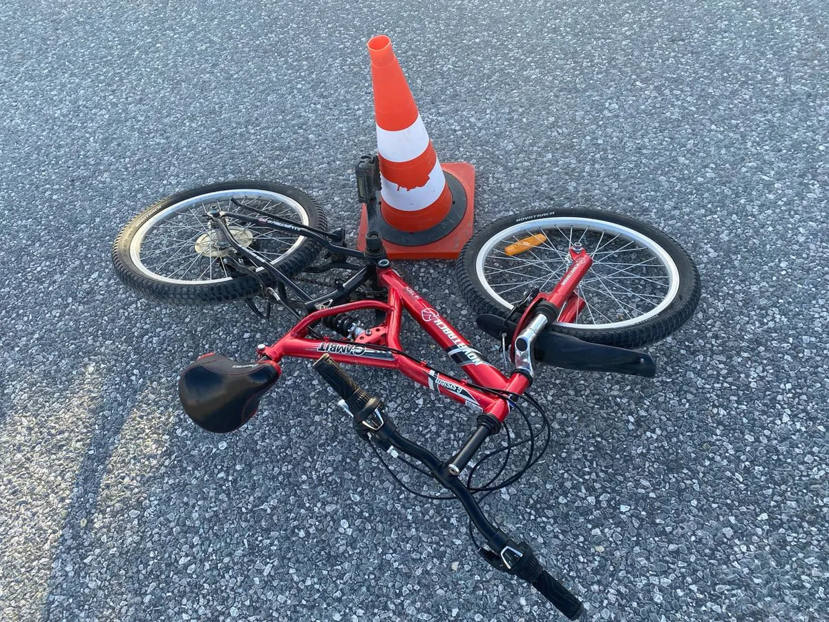 Первое весеннее ДТП с велосипедистом в Магнитогорске: 10-летняя девочка пострадала