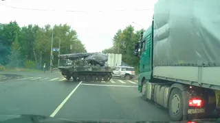 На Южной окружной в Рязани БМД протаранила легковушку