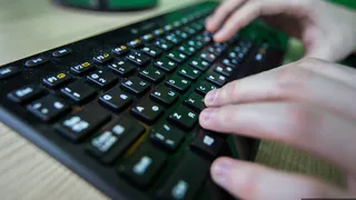 Опасные развлечения: жители Рязани обеспокоены детьми, играющими на мешках с реагентами