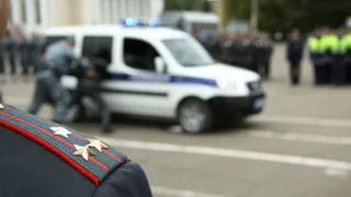 На площади Победы полицейские случайно поймали преступника объявленного в розыск