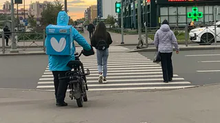 Ждал, как учили, — всё равно нарушил: странный нюанс ПДД на пешеходном переходе