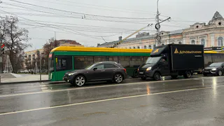 Две сплошные и пунктир посередине: что означает странная разметка, которая появилась на российских дорогах - знают далеко не все