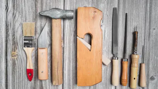 В Чувашии мужчина вынес из магазина инструменты, спрятав их под куртку