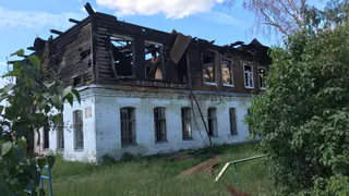 Жители Агро-Пустыни собрали заявления с просьбой возвести школу вместо сгоревшей